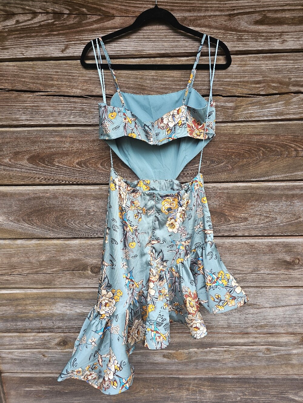 Rosevelvet Blue Floral Cutout Ruffle Mini Dress Size Large - Picture 2 of 8